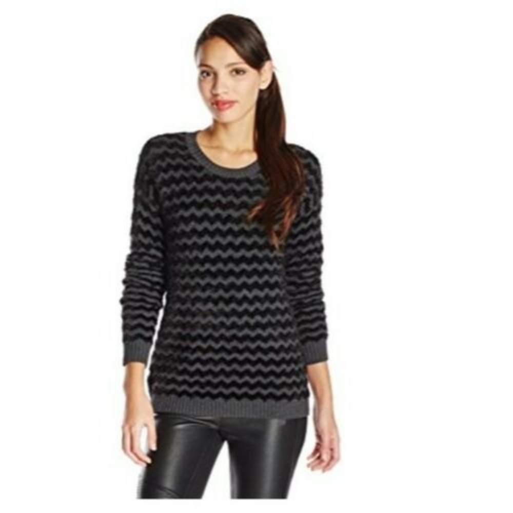 Nwt BCBGeneration Textured Chevron Pullover sweater Xs s nwt black gray Bcbg
